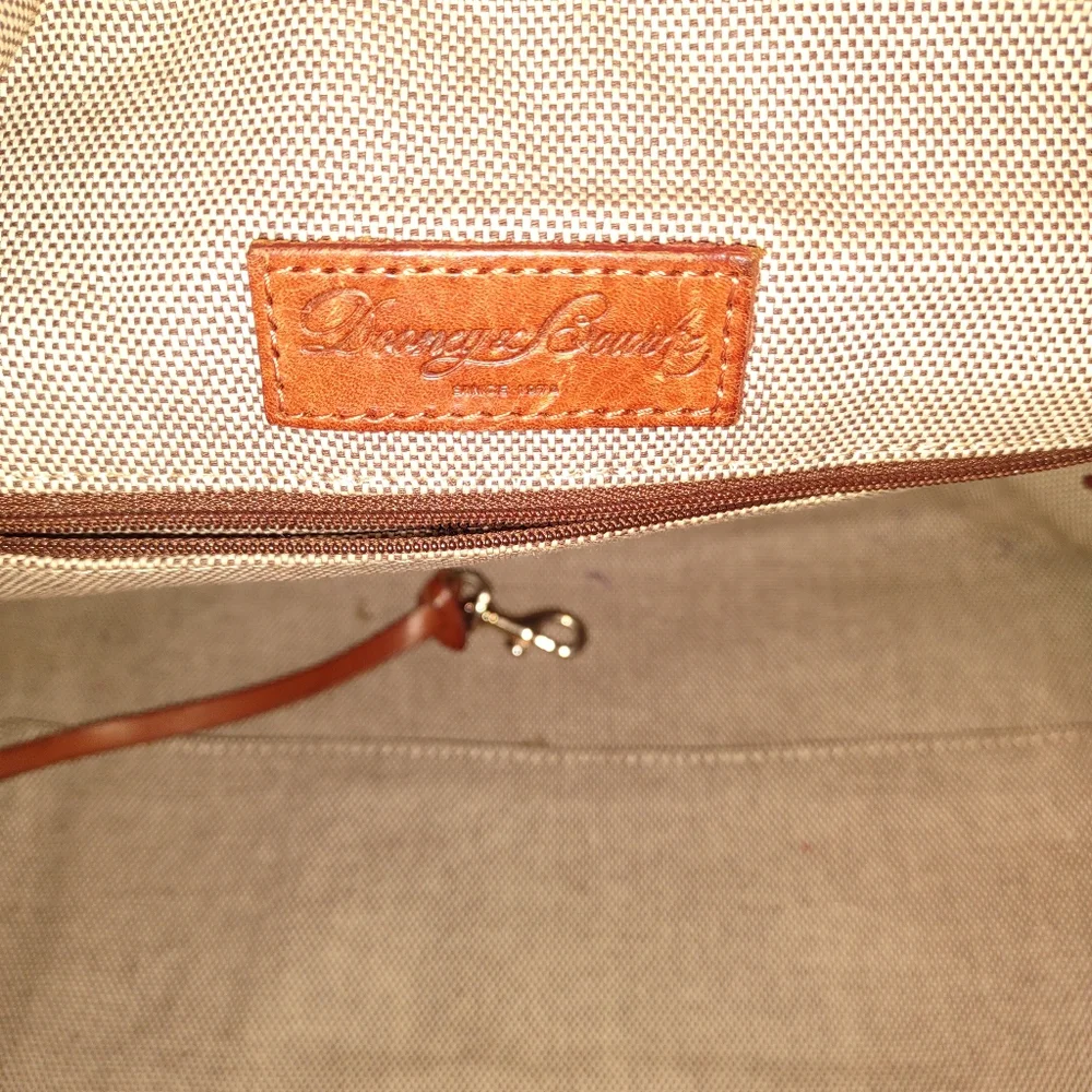 Dooney & Bourke Shoulder Bag White/Brown LG - Picture 16 of 16